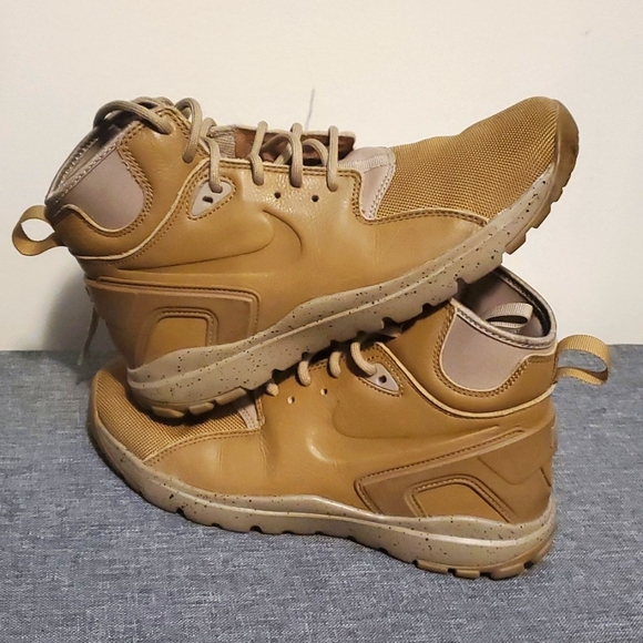 NIKE - Picture 6 of 6